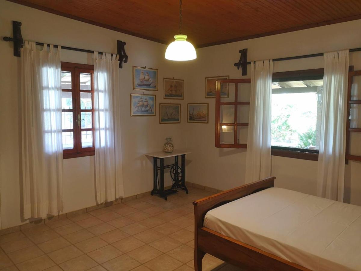 Villa Lena Entire Cottage Kalamaki  Exterior photo